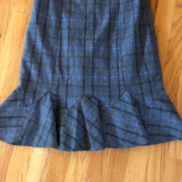 Banana Republic Plaid Godet Flounce dress size 4 - Picture 5 of 6